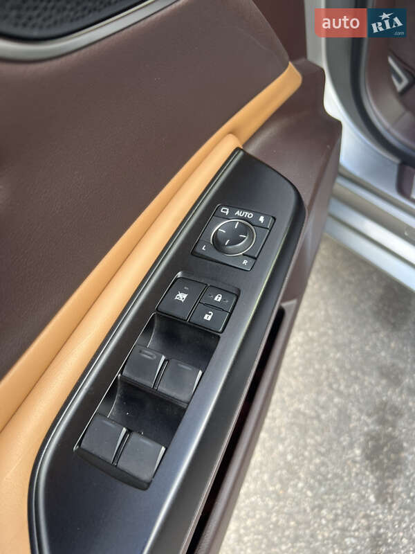 Седан Lexus ES 2019 в Днепре