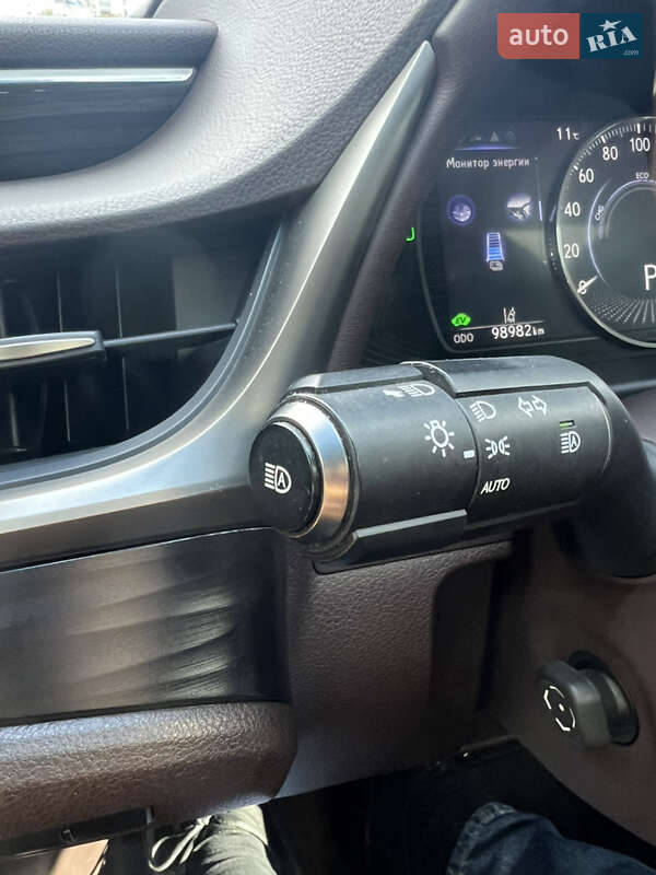 Седан Lexus ES 2019 в Днепре