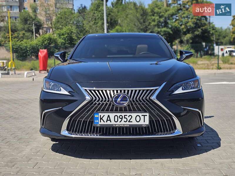 Седан Lexus ES 2021 в Киеве