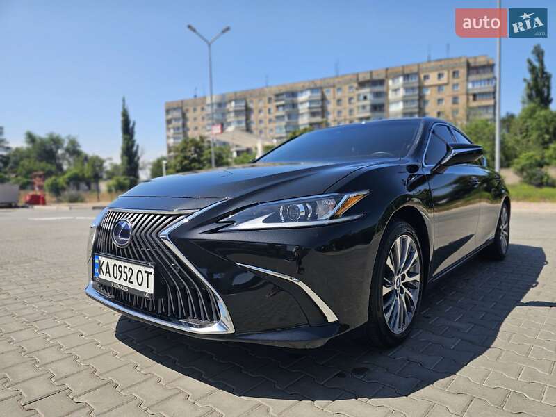 Седан Lexus ES 2021 в Киеве