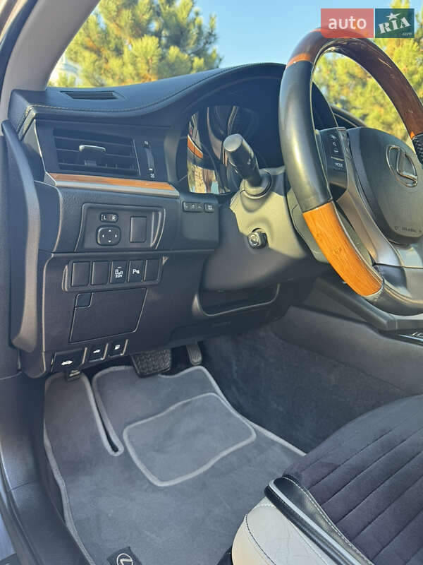 Седан Lexus ES 2014 в Одессе