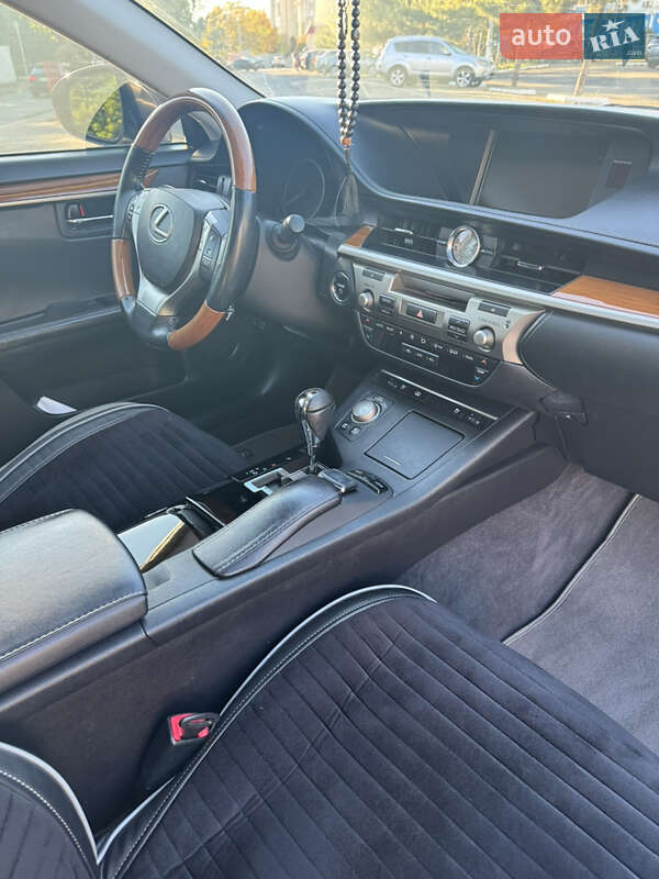 Седан Lexus ES 2014 в Одессе