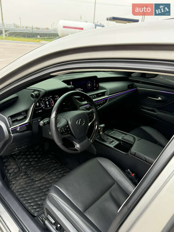 Седан Lexus ES 2021 в Дніпрі