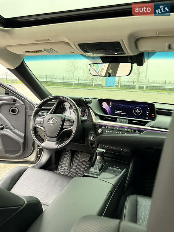 Седан Lexus ES 2021 в Дніпрі