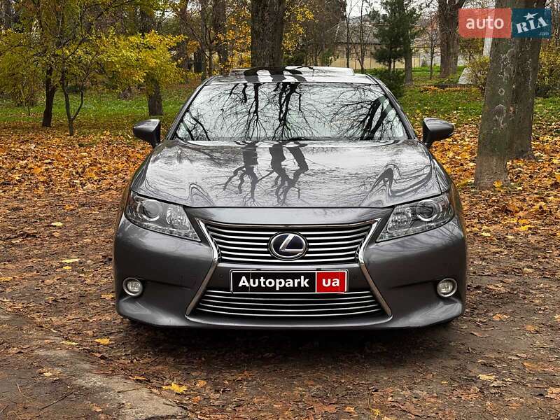 Седан Lexus ES 2014 в Киеве