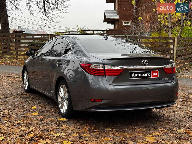 Седан Lexus ES 2014 в Киеве