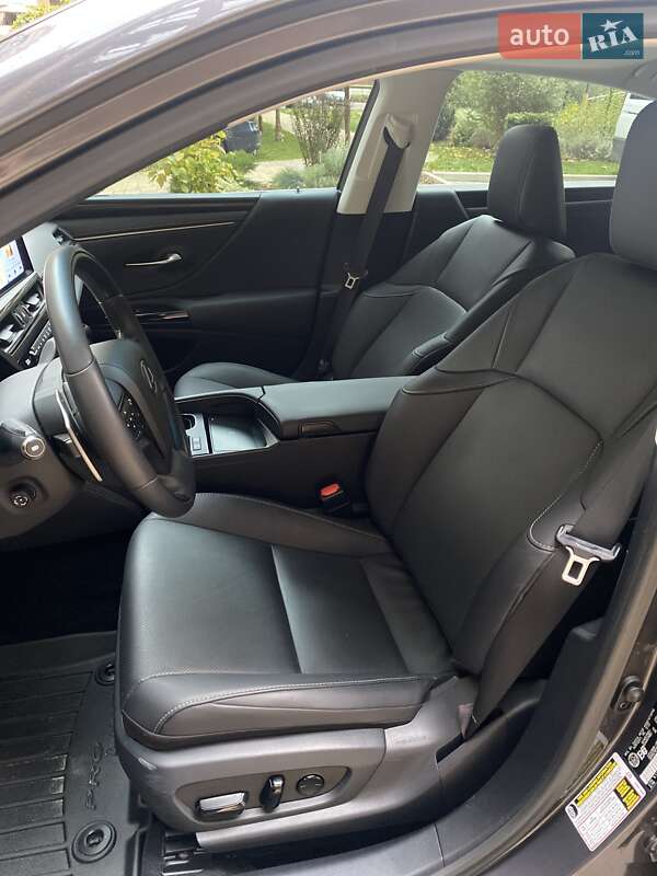 Седан Lexus ES 2022 в Києві