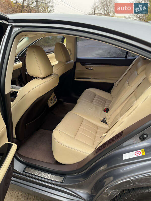 Седан Lexus ES 2015 в Одессе