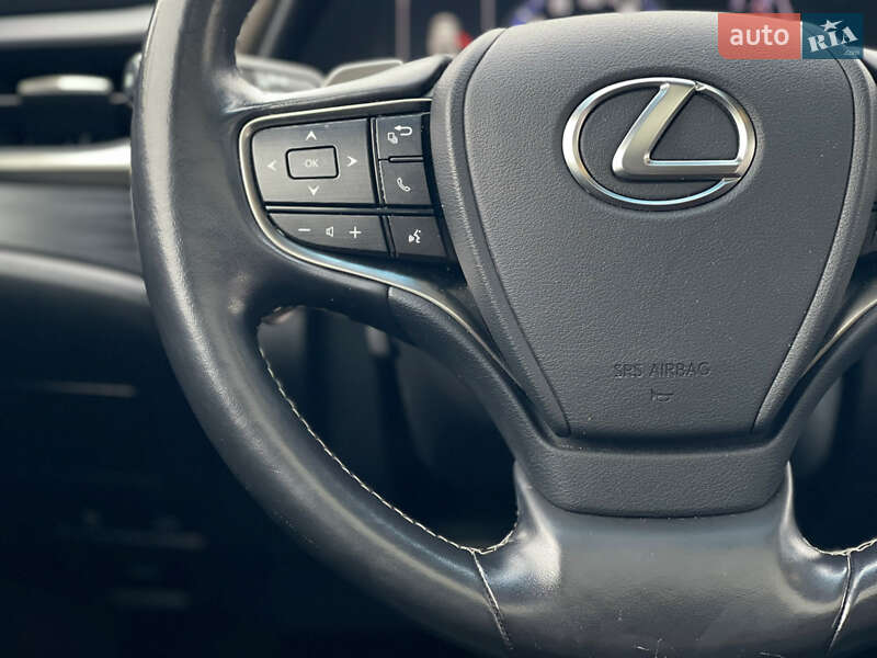 Седан Lexus ES 2020 в Киеве