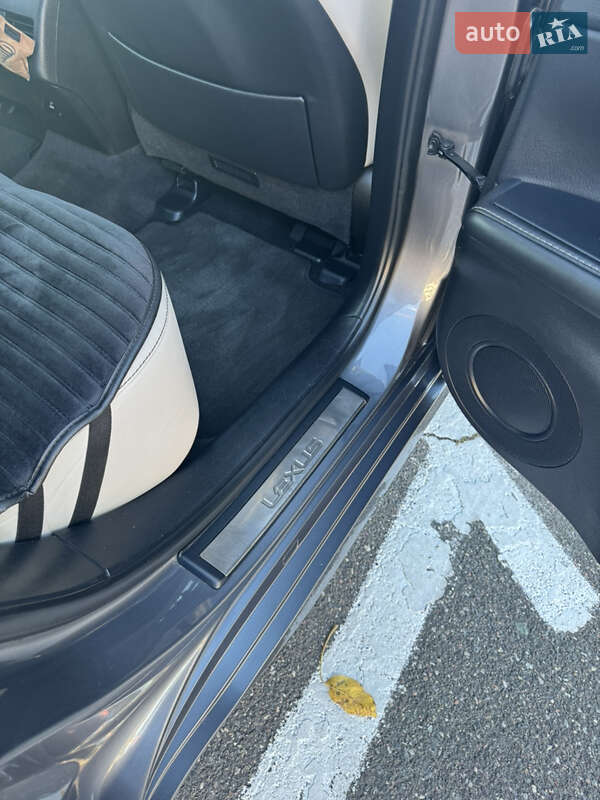 Седан Lexus ES 2014 в Добровеличковке