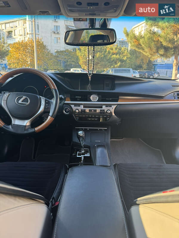 Седан Lexus ES 2014 в Добровеличковке
