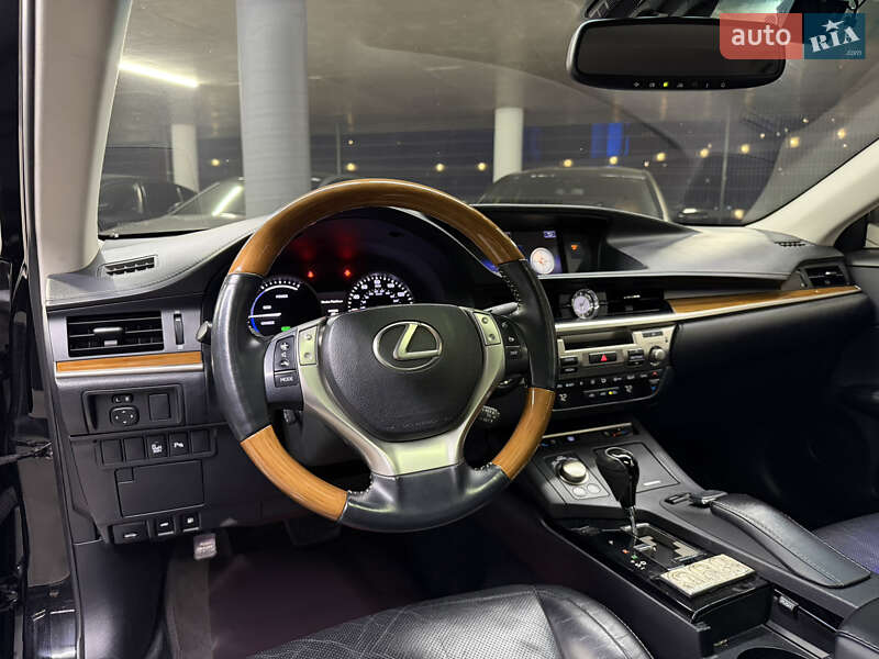 Седан Lexus ES 2015 в Одессе фото 25 Седан Lexus ES 2015 в Одессе