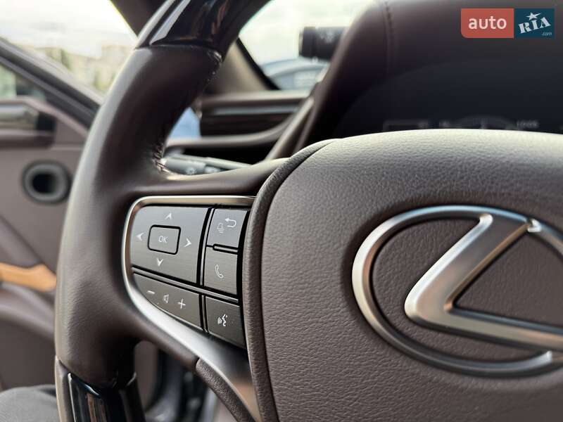 Седан Lexus ES 2020 в Киеве