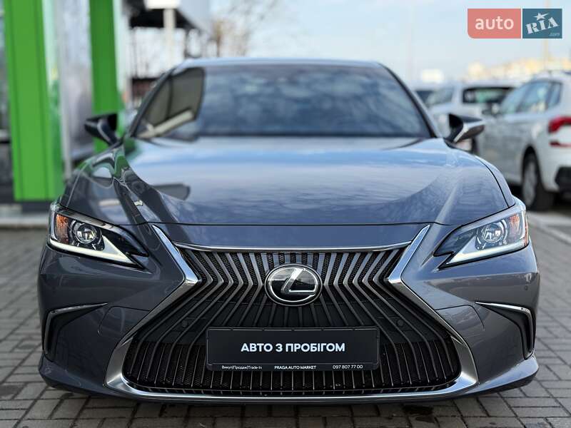 Седан Lexus ES 2020 в Киеве