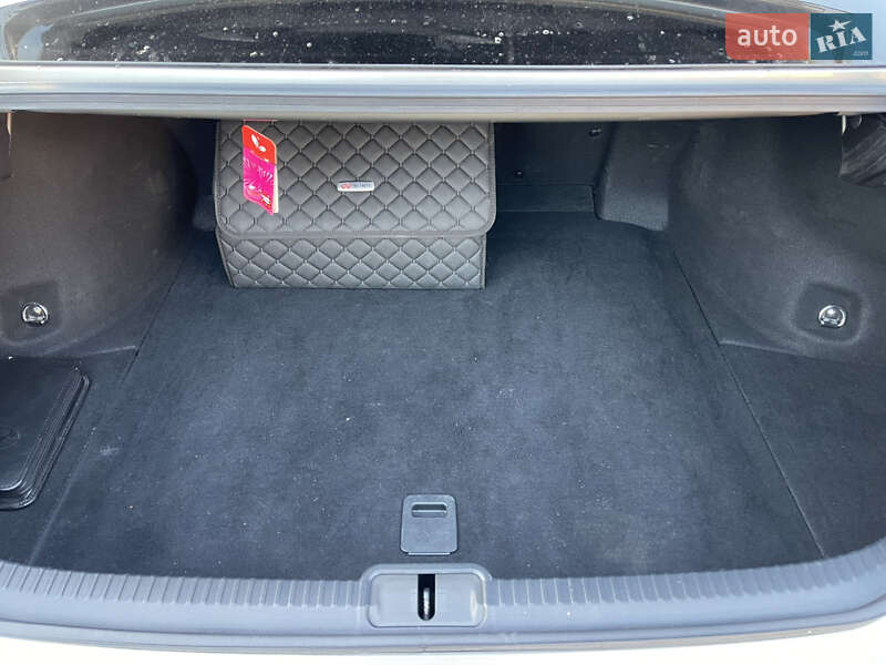 Седан Lexus ES 2019 в Каменском