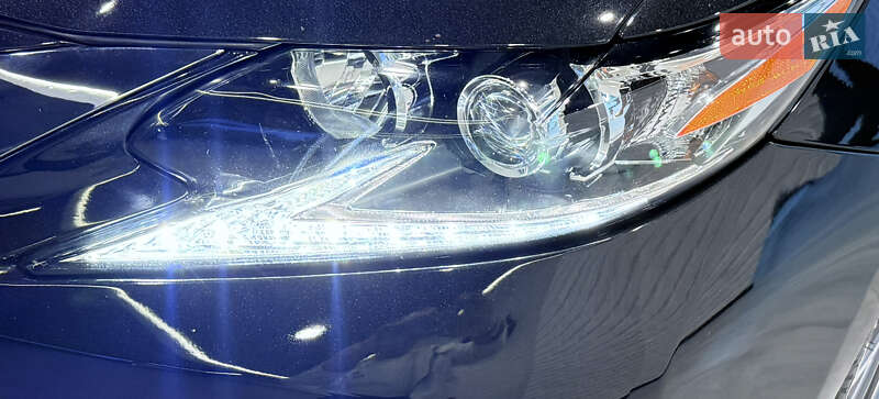 Седан Lexus ES 2016 в Одесі