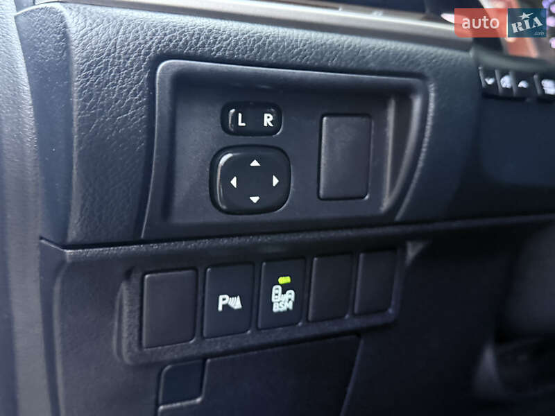 Седан Lexus ES 2016 в Одесі