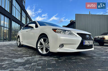 Седан Lexus ES 2013 в Полтаве