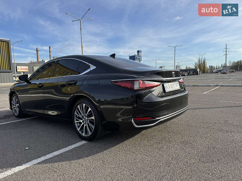 Седан Lexus ES 2021 в Киеве