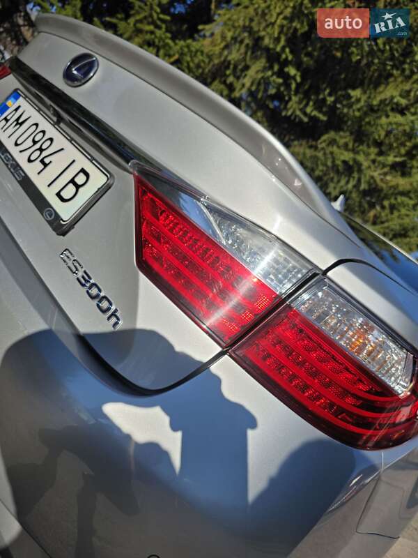 Седан Lexus ES 2014 в Бердичеве