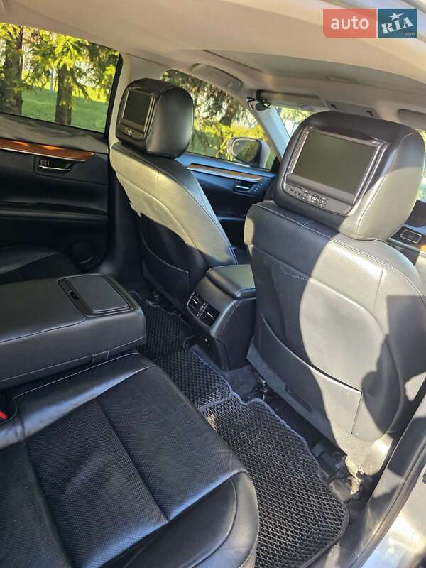 Седан Lexus ES 2014 в Бердичеве