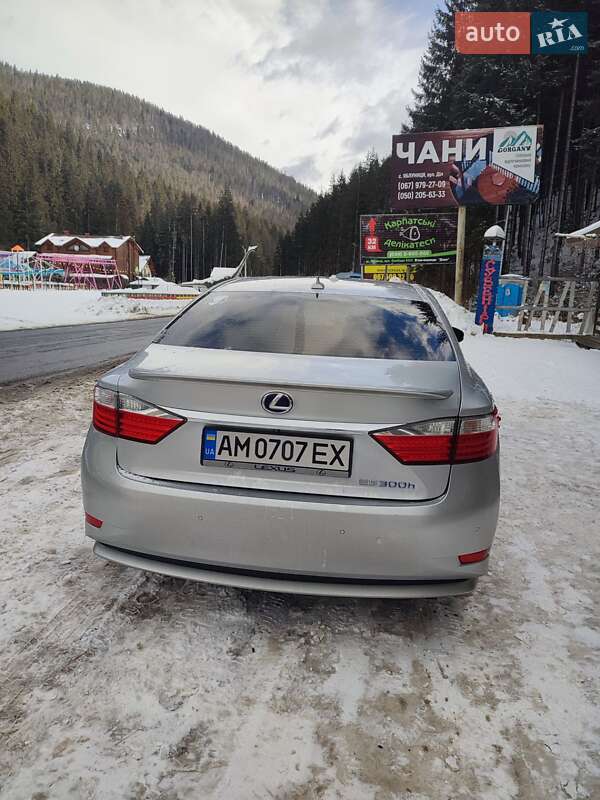 Седан Lexus ES 2014 в Бердичеве