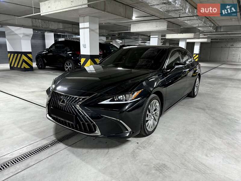 Lexus ES 2022
