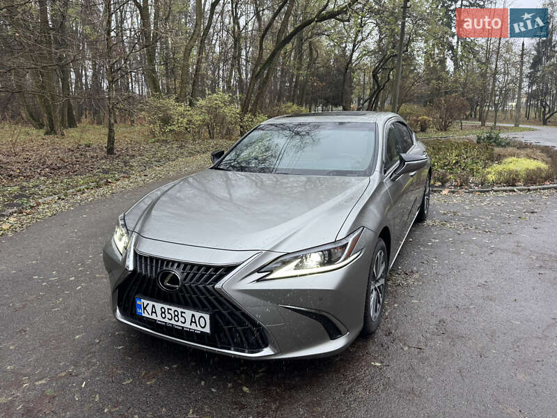 Седан Lexus ES 2022 в Киеве