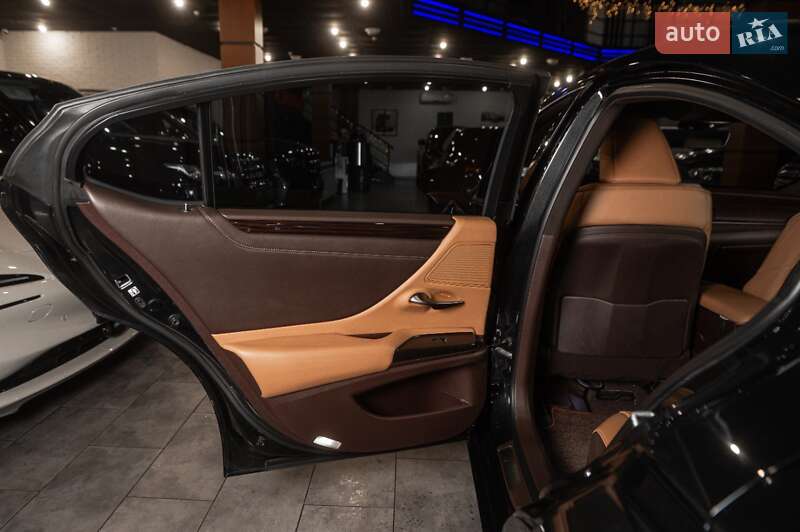 Седан Lexus ES 2019 в Одессе