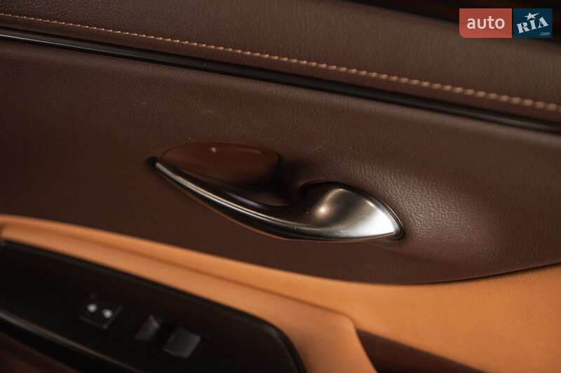 Седан Lexus ES 2019 в Одессе