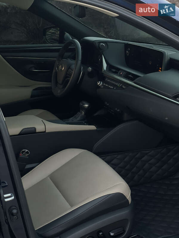 Седан Lexus ES 2021 в Днепре