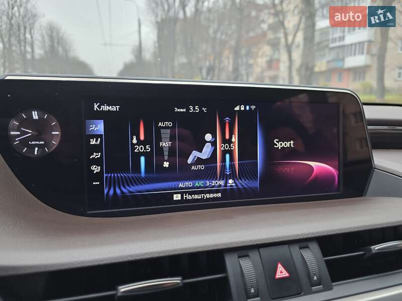 Седан Lexus ES 2018 в Рівному