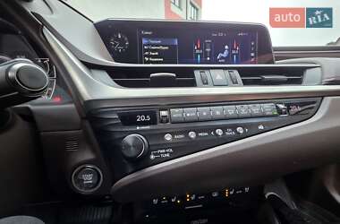 Седан Lexus ES 2018 в Ровно
