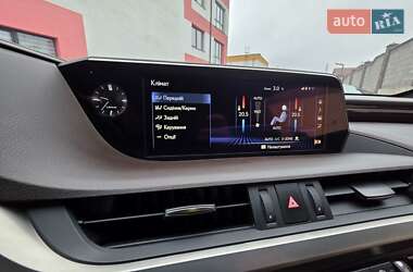 Седан Lexus ES 2018 в Ровно