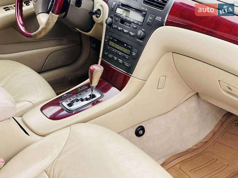 Седан Lexus ES 2003 в Харькове