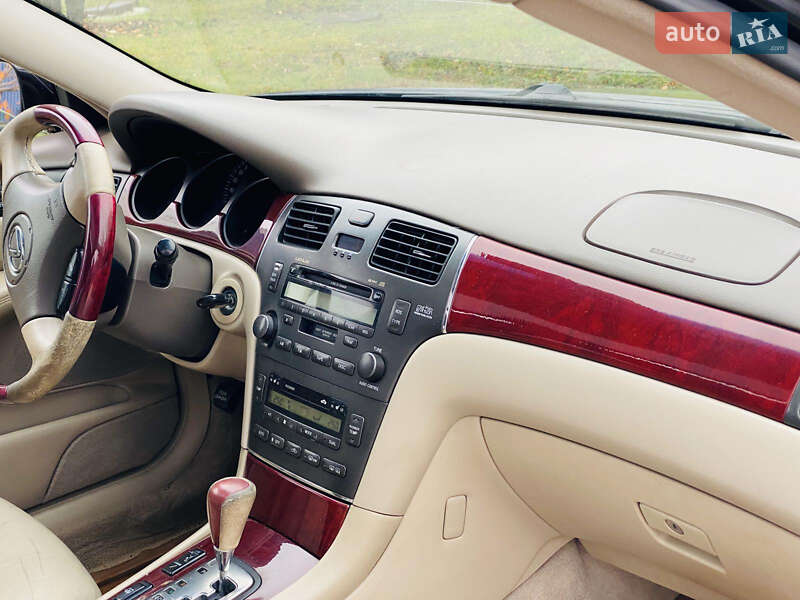 Седан Lexus ES 2003 в Харькове