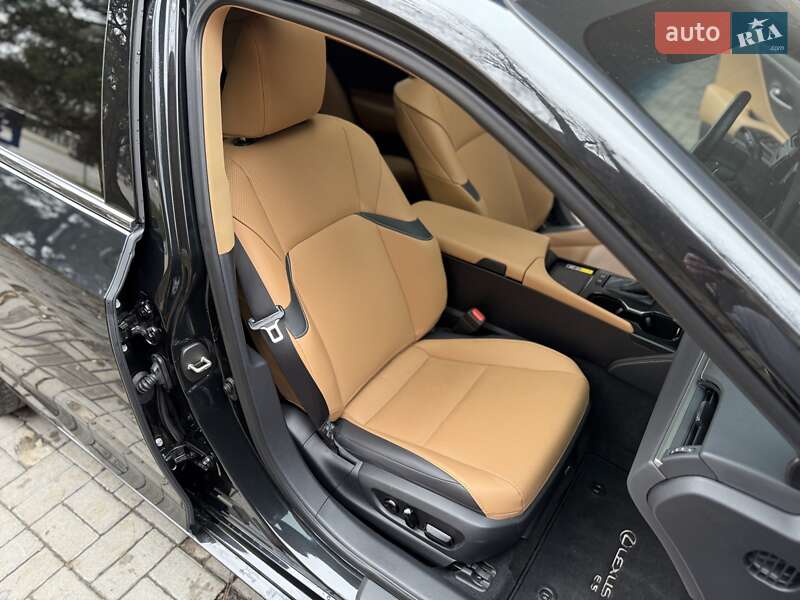 Седан Lexus ES 2023 в Днепре