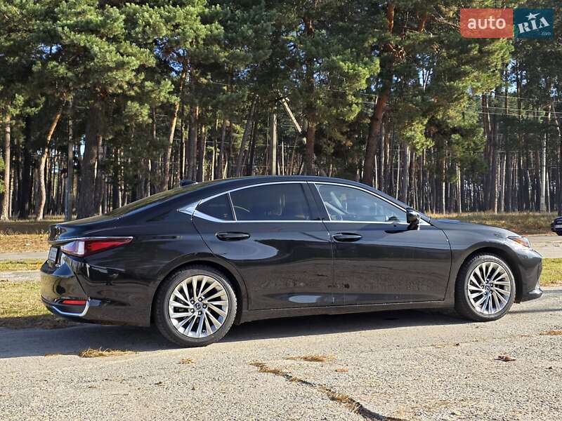 Lexus ES 2018