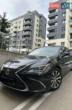 Седан Lexus ES 2018 в Луцьку