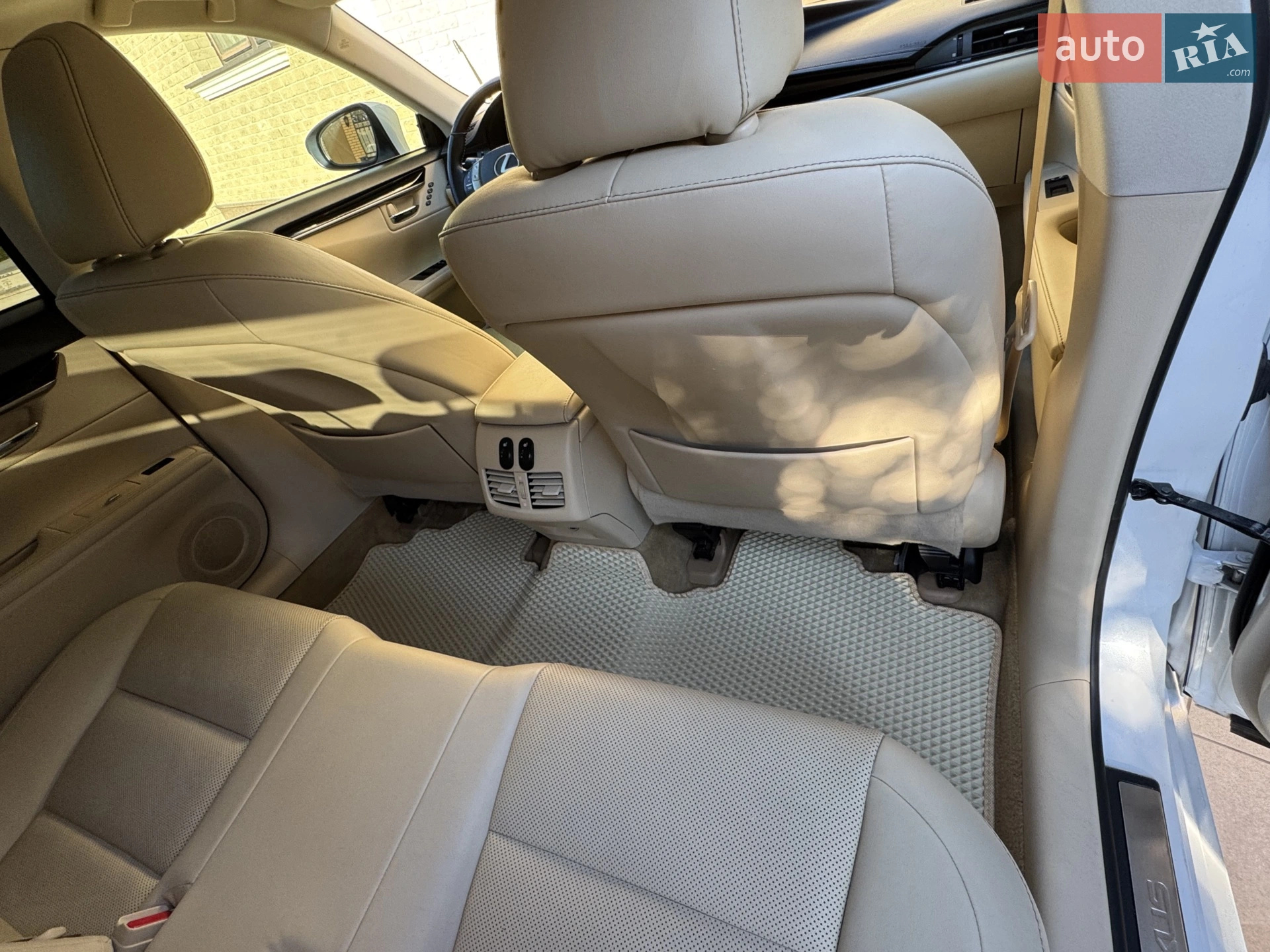 2015 Lexus ES - мініатюра 11