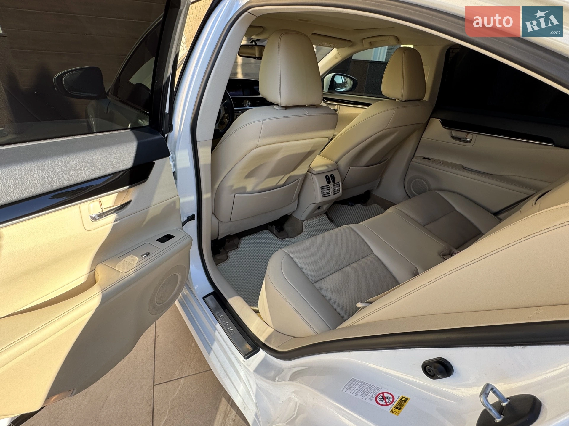 2015 Lexus ES - мініатюра 16