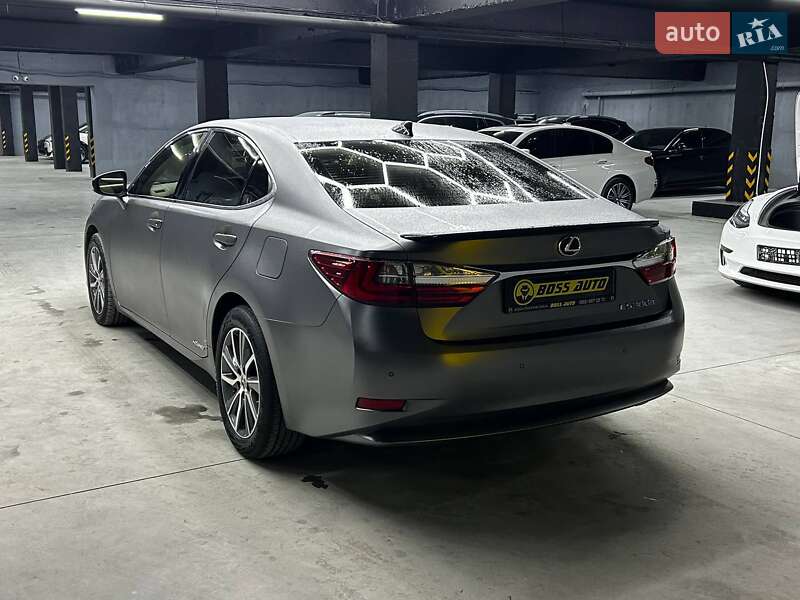 Седан Lexus ES 2015 в Чернівцях фото 4 Седан Lexus ES 2015 в Чернівцях