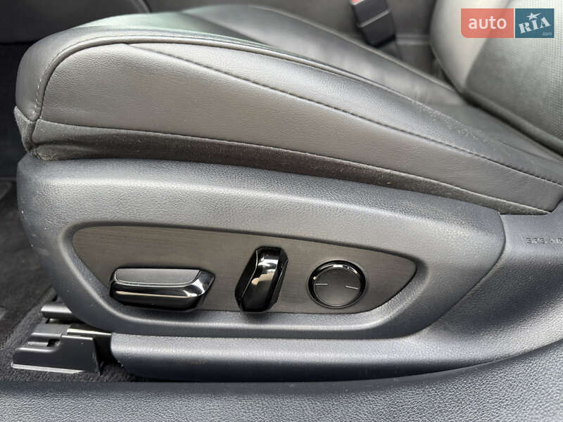 Седан Lexus ES 2022 в Киеве