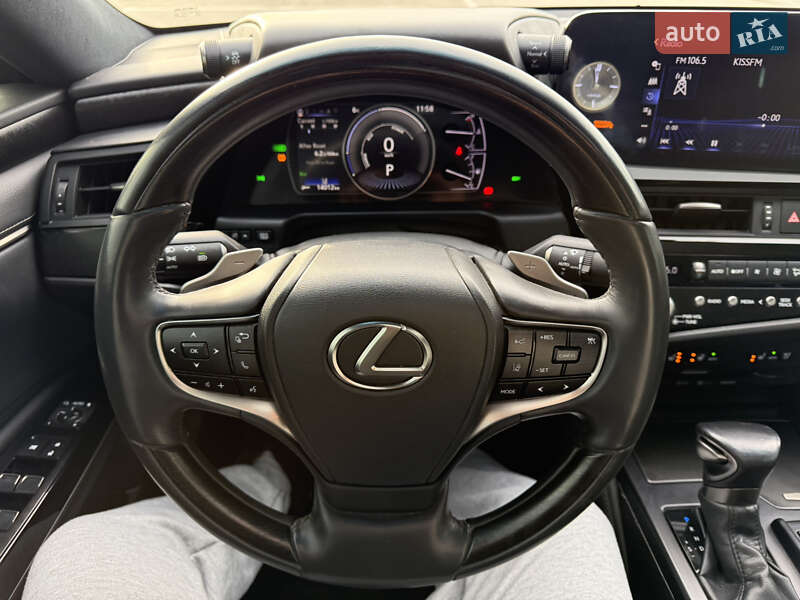 Седан Lexus ES 2022 в Киеве