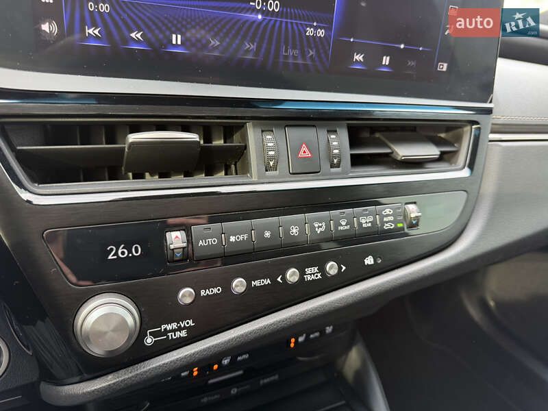 Седан Lexus ES 2022 в Киеве