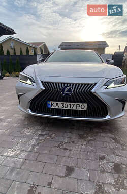 Седан Lexus ES 2019 в Киеве