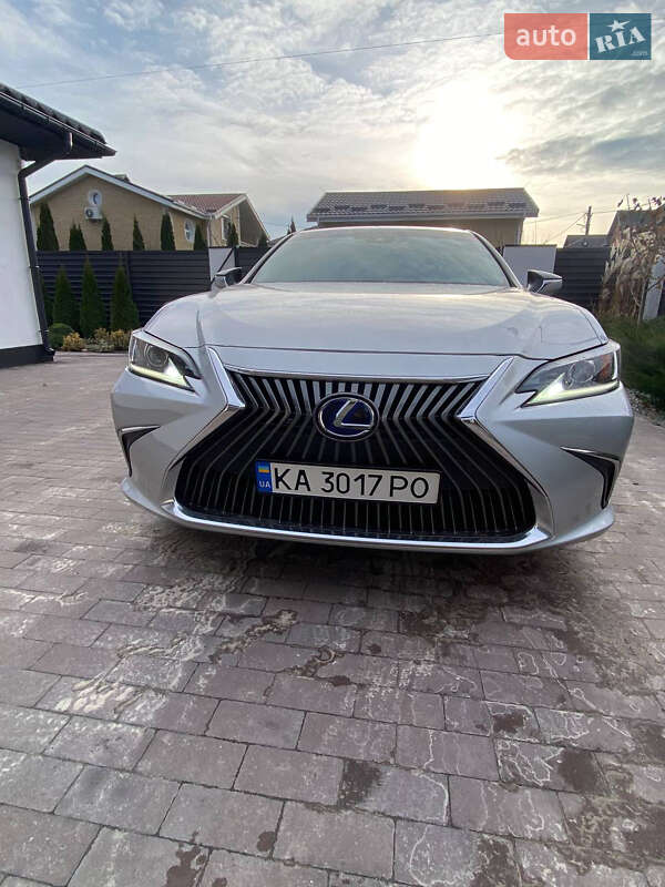 Седан Lexus ES 2019 в Києві