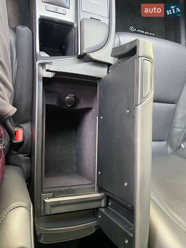 Седан Lexus ES 2019 в Києві