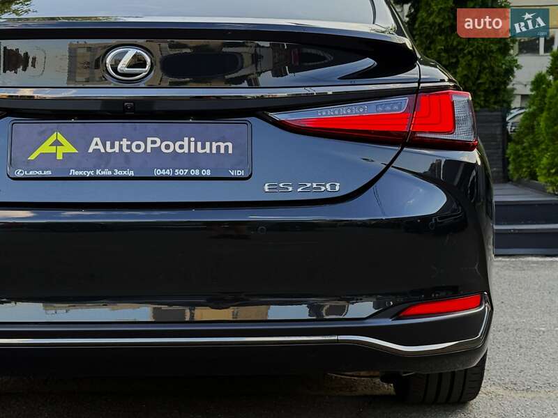 Седан Lexus ES 2023 в Києві