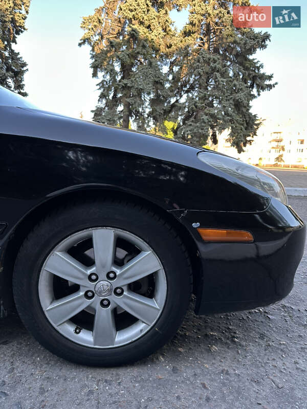 Седан Lexus ES 2004 в Чорноморську